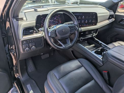 Used 2025 Chevrolet Suburban Z71 AWD/4WD image 14