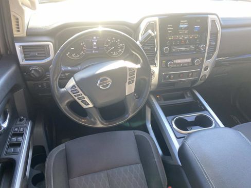 Used 2021 Nissan Titan SV w/ SV Convenience Package image 18