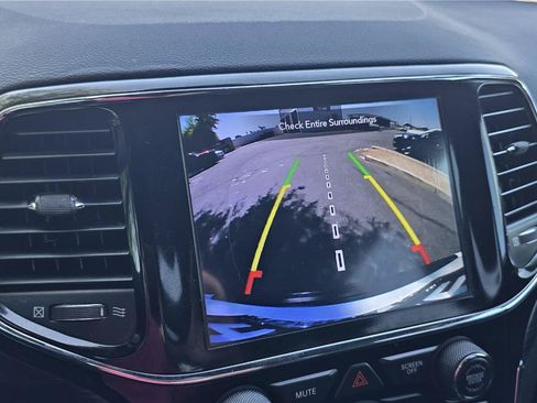 Used 2020 Jeep Grand Cherokee Altitude RWD image 21