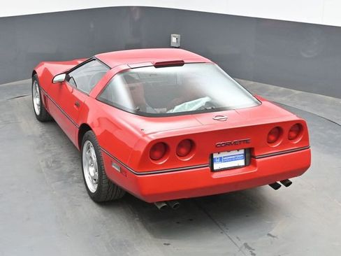 Used 1990 Chevrolet Corvette Coupe RWD image 32