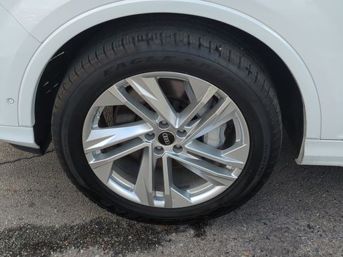 Used 2023 Audi Q7 Premium Plus image 14