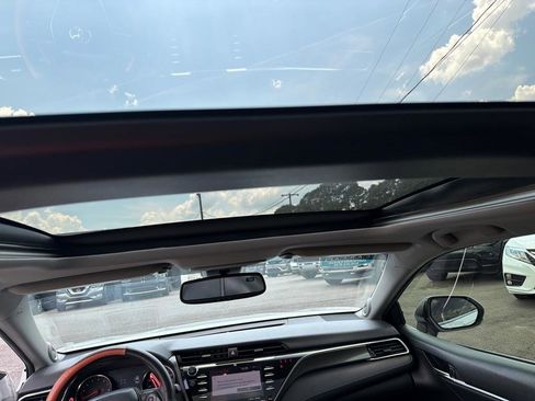Used 2018 Toyota Camry XSE FWD image 25