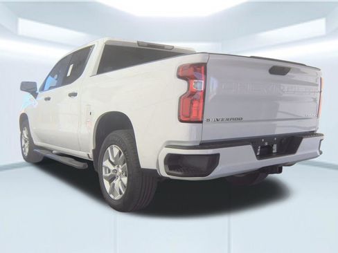 Used 2022 Chevrolet Silverado 1500 Custom image 4