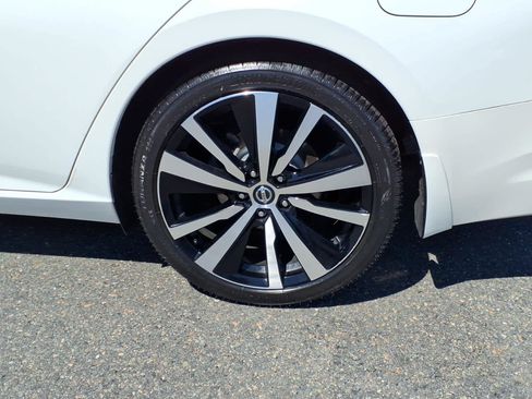 Certified 2022 Nissan Altima 2.0 SR FWD image 9