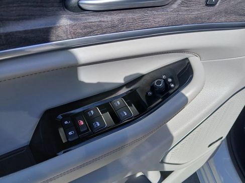Used 2023 Jeep Grand Cherokee L Overland AWD/4WD image 16