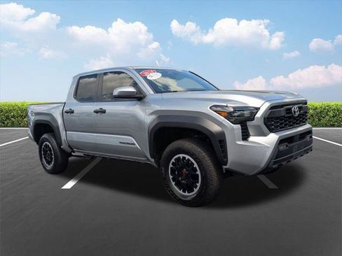 Certified 2024 Toyota Tacoma TRD Off-Road AWD/4WD image 2
