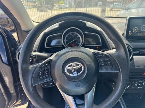Used 2018 Toyota Yaris iA image 17