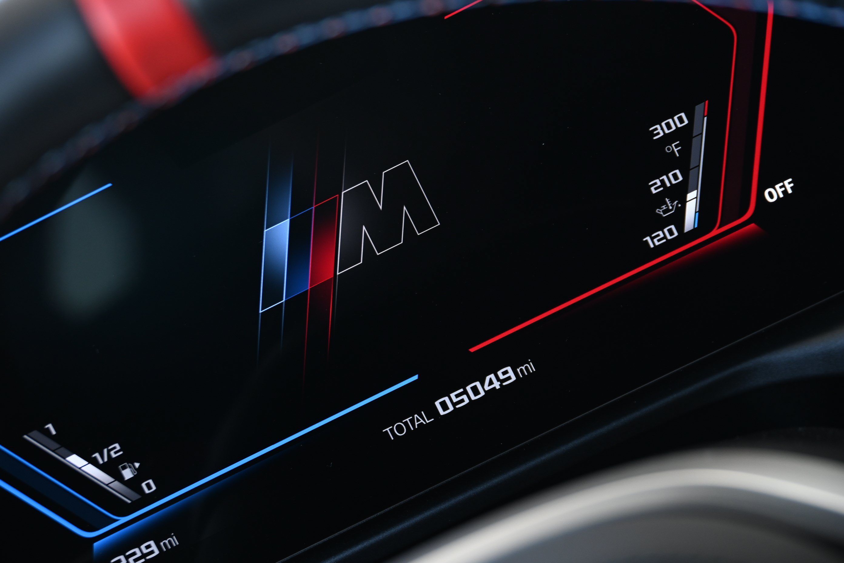 Used 2026 BMW M4 Coupe w/ Executive Package RWD image 38