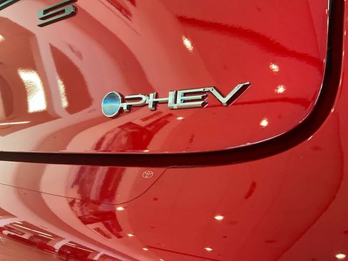 New 2026 Toyota Prius Plug-In Hybrid image 17