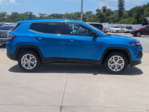 Used 2024 Jeep Compass Latitude AWD/4WD image 4