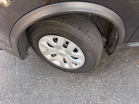 Used 2019 Nissan Rogue Sport S image 9