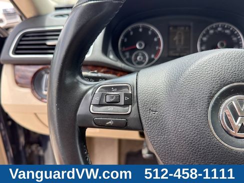 Used 2012 Volkswagen Passat 2.5 SEL FWD image 20
