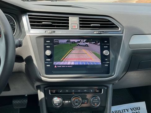 Used 2019 Volkswagen Tiguan SE w/ Panoramic Sunroof Package FWD image 19