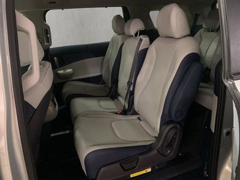 New 2026 Kia Carnival EX image 7