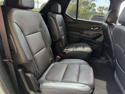 Used 2023 Chevrolet Traverse High Country AWD/4WD image 30