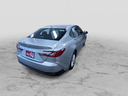 Used 2025 Toyota Camry LE image 10