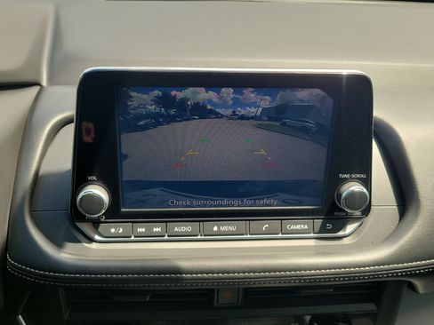 Certified 2025 Nissan Rogue S FWD image 28