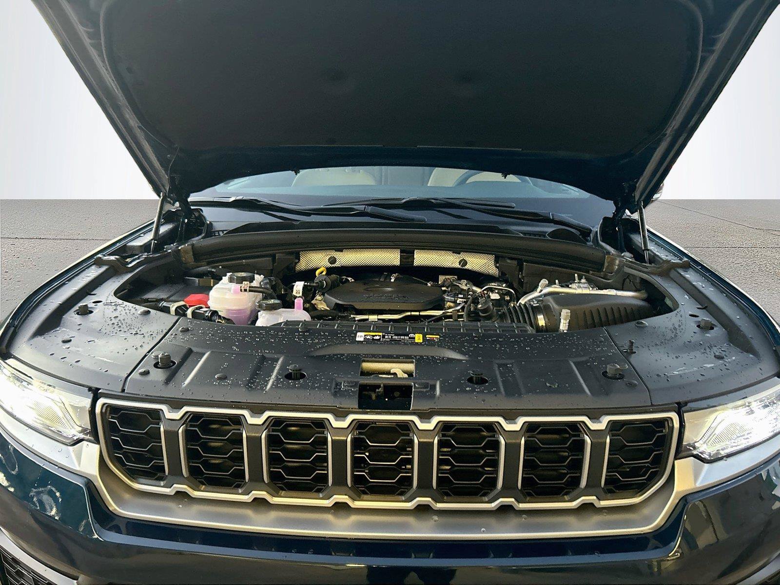 New 2027 Jeep Grand Cherokee Limited AWD/4WD image 10