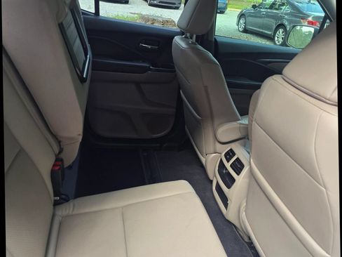 Used 2018 Honda Ridgeline RTL-T image 10