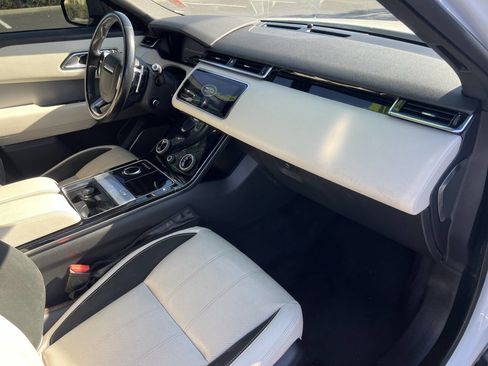 Used 2018 Land Rover Range Rover Velar R-Dynamic SE image 11