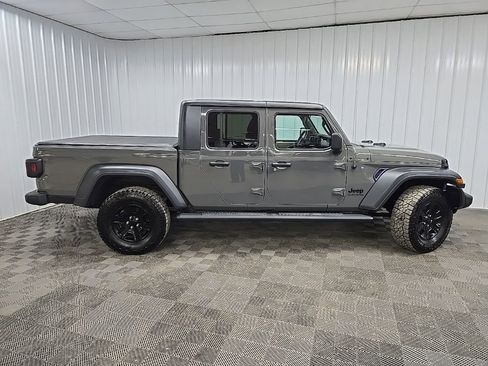 Used 2020 Jeep Gladiator Sport w/ Quick Order Package 24S image 2