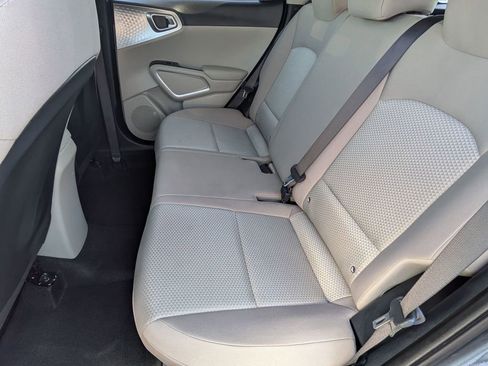Used 2025 Kia Soul LX image 18