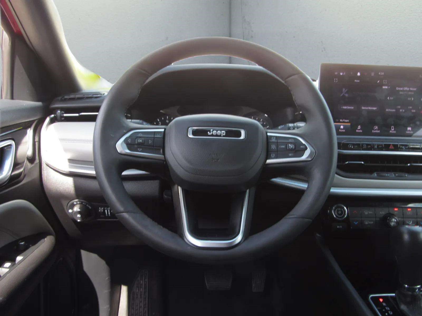 Used 2025 Jeep Compass Limited AWD/4WD image 22