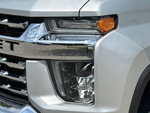 Used 2022 Chevrolet Silverado 3500 LTZ w/ LTZ Texas Edition AWD/4WD image 4