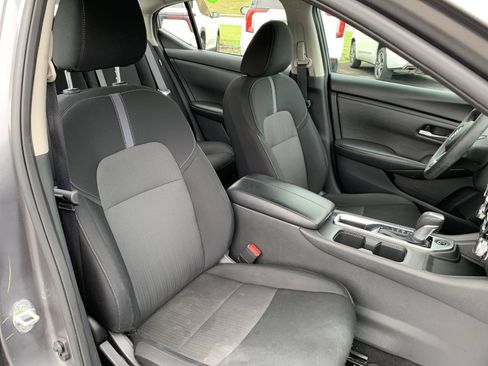Used 2024 Nissan Sentra SV FWD image 40