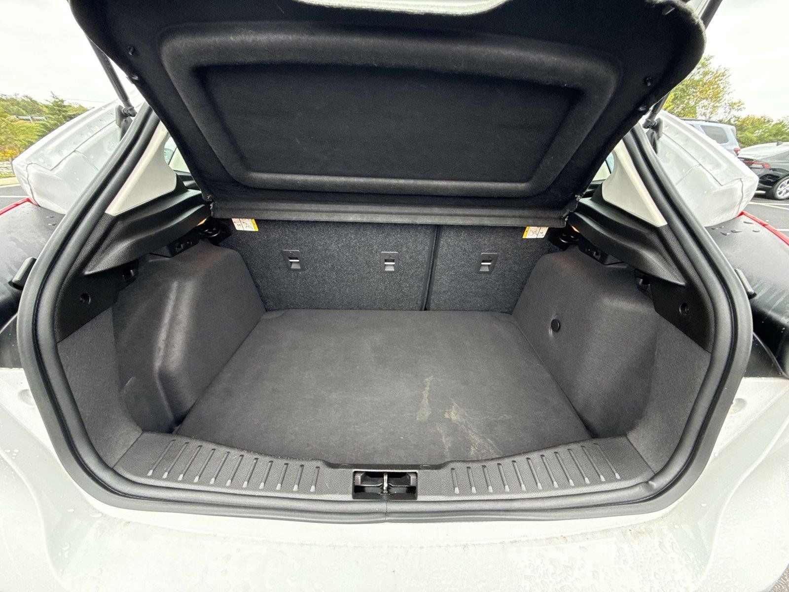 Used 2016 Ford Focus SE w/ SE Power Seat Package FWD image 17
