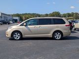 Used 2014 Toyota Sienna LE image 5