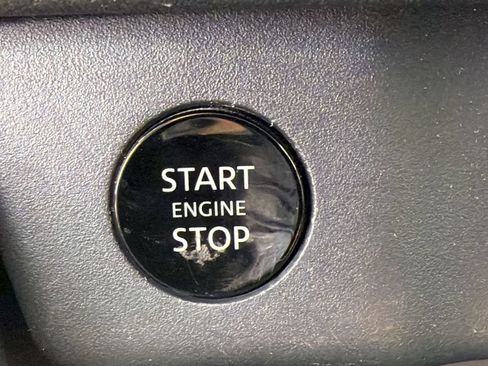 Used 2025 Nissan Rogue SV FWD image 18
