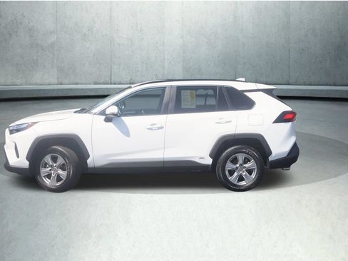 Used 2024 Toyota RAV4 XLE AWD/4WD image 17
