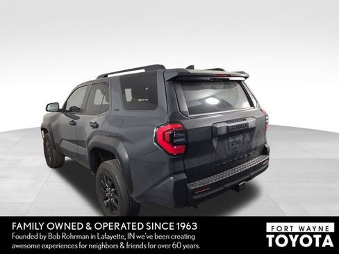 Used 2025 Toyota 4Runner SR5 AWD/4WD image 9