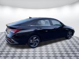 Used 2024 Hyundai Elantra Limited image 3
