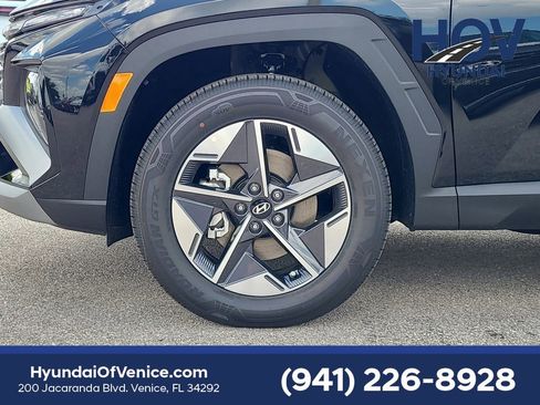 New 2025 Hyundai Tucson SEL image 3