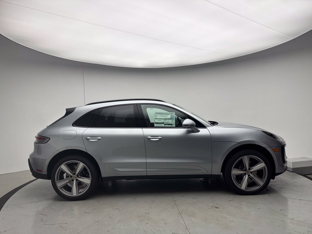 Used 2026 Porsche Macan AWD/4WD image 23