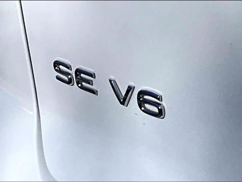 Used 2020 Volkswagen Atlas Cross Sport SE w/ Towing Package image 10