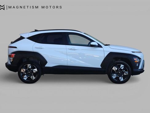 Used 2025 Hyundai Kona SEL image 2