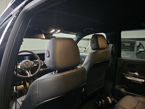 Used 2024 Mercedes-Benz EQB 300 4MATIC image 7