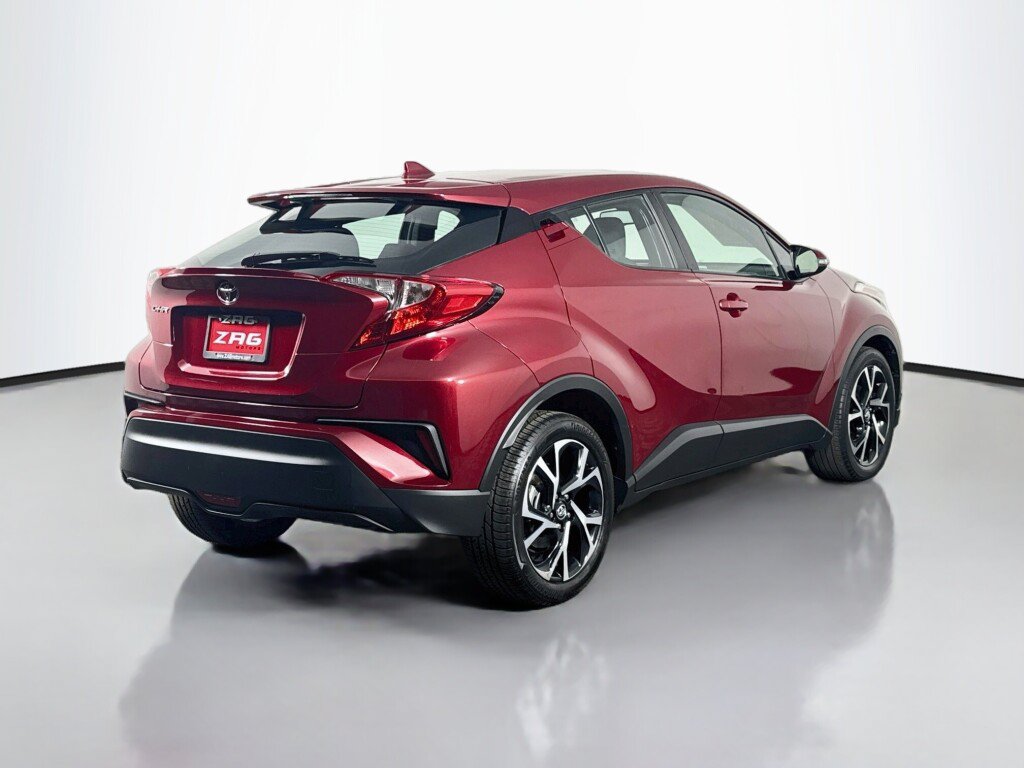 Used 2018 Toyota C-HR XLE FWD image 5