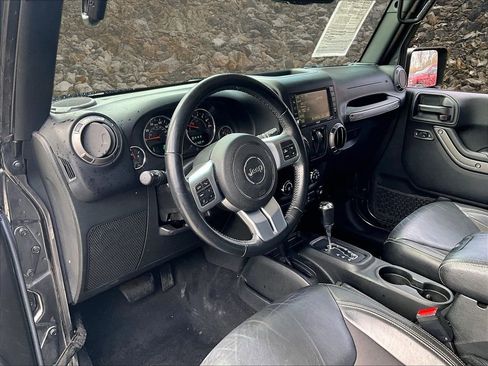 Used 2018 Jeep Wrangler Sport image 12