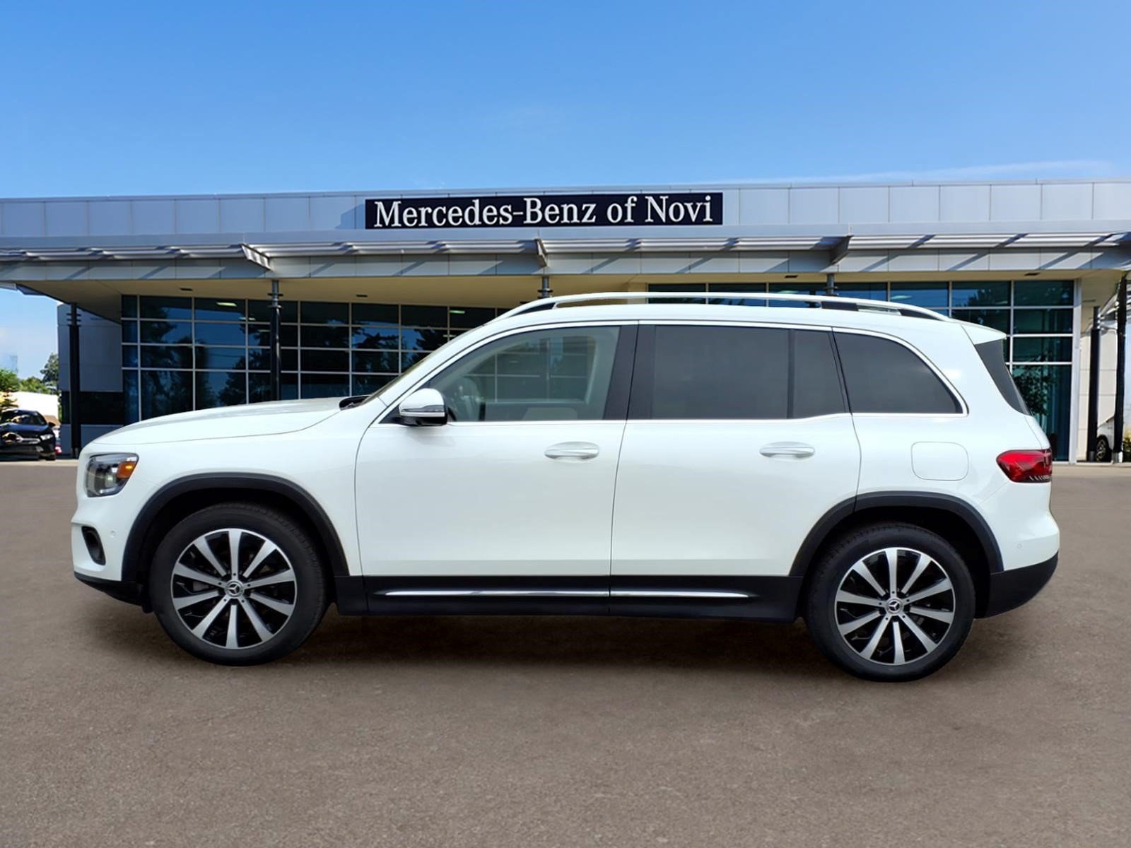 Certified 2023 Mercedes-Benz GLB 250 4MATIC image 2