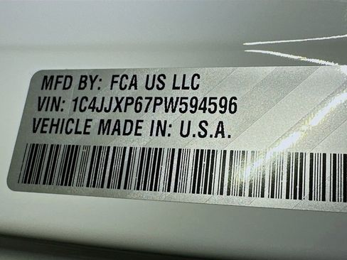 Used 2023 Jeep Wrangler Unlimited Sahara w/ Cold Weather Group AWD/4WD image 22