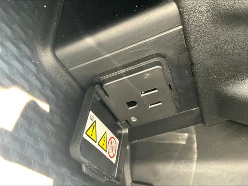 Used 2025 RAM 1500 Laramie AWD/4WD image 38