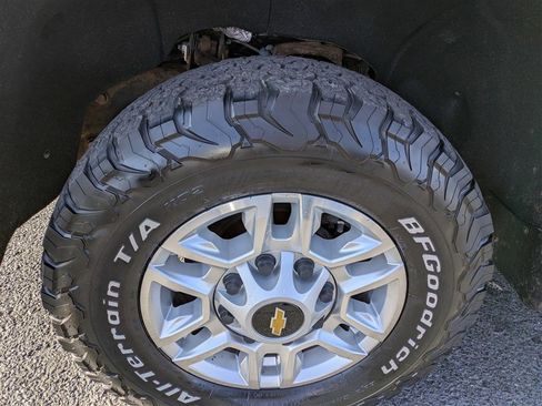 Used 2021 Chevrolet Silverado 2500 LT w/ Convenience Package image 13