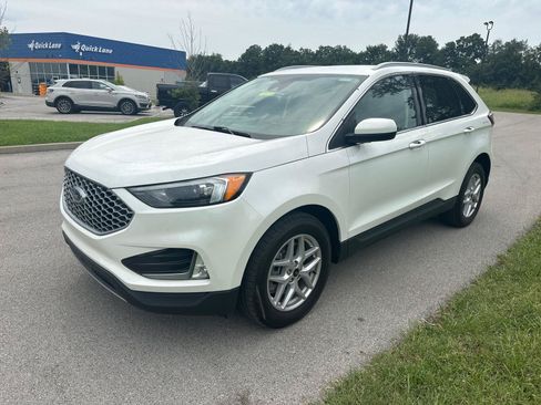 Used 2023 Ford Edge SEL w/ Convenience Package AWD/4WD image 5