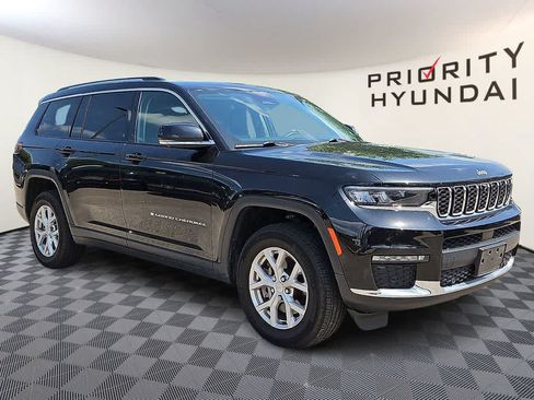 Used 2023 Jeep Grand Cherokee L Limited AWD/4WD image 3