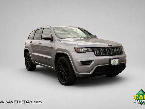 Used 2020 Jeep Grand Cherokee Altitude RWD image 10