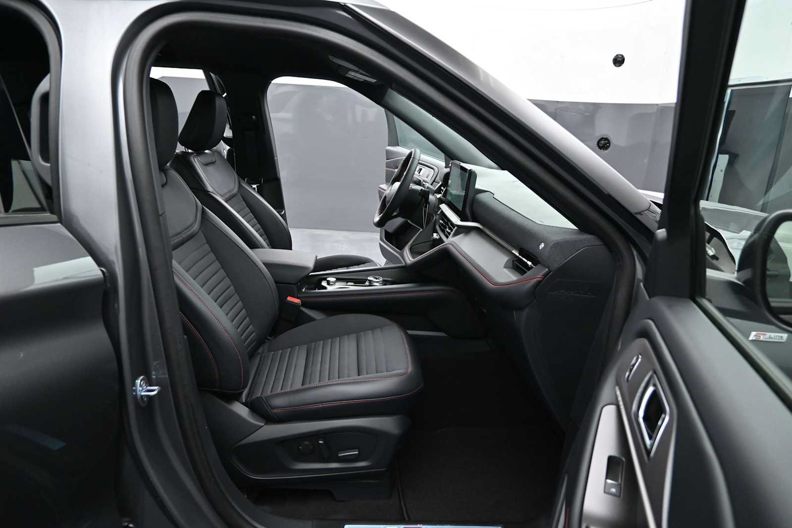 New 2025 Ford Explorer ST-Line AWD/4WD image 20